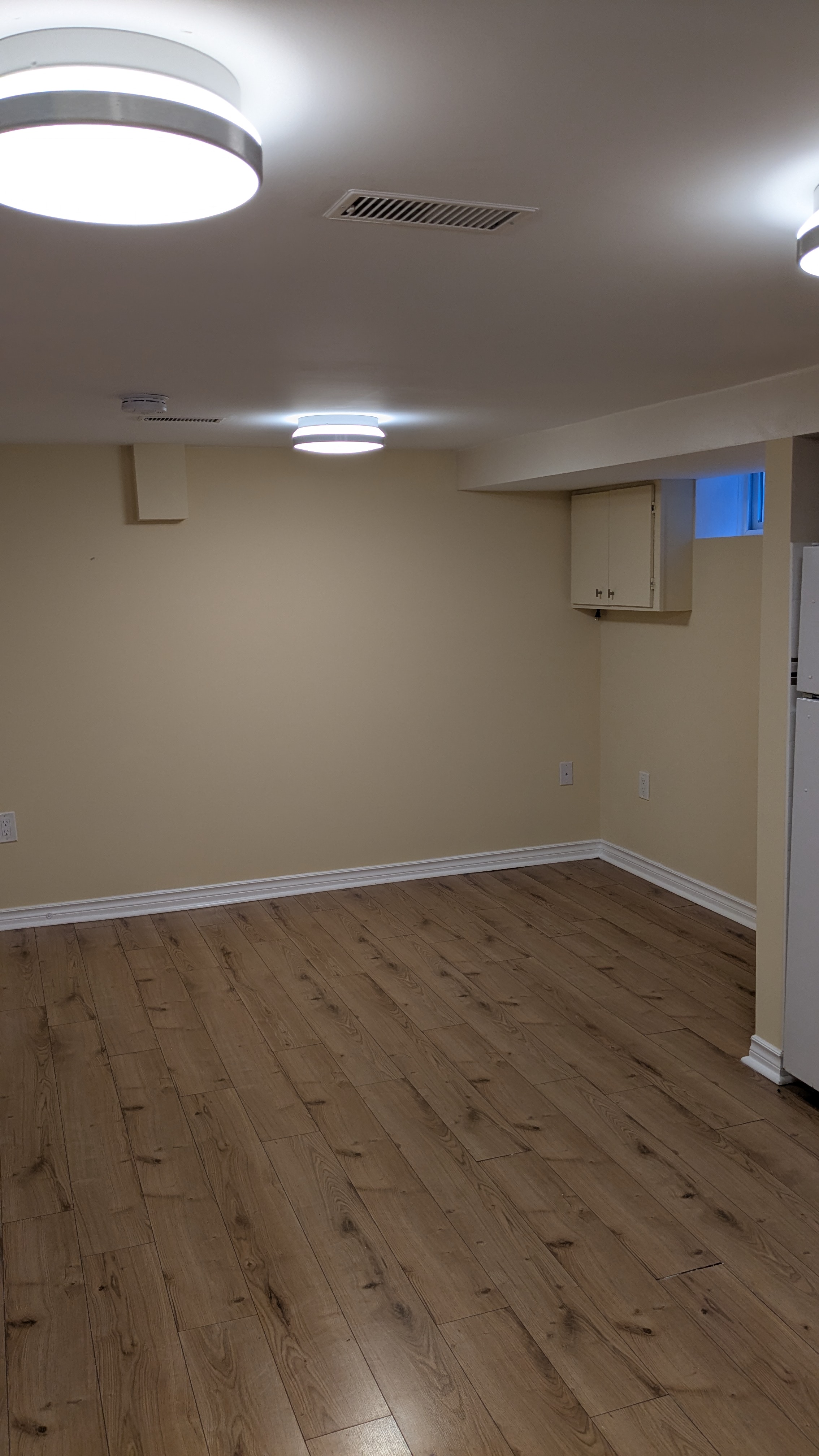Studio basement disponible