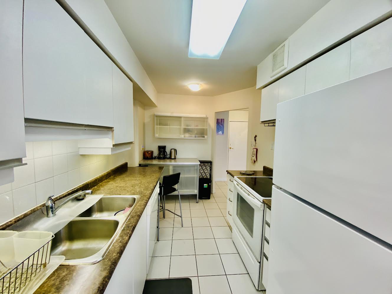 MISSISSAUGA CITY CENTRE: APARTAMENTO GRANDE CON TODAS LAS UTILIDADES INCLUIDAS.