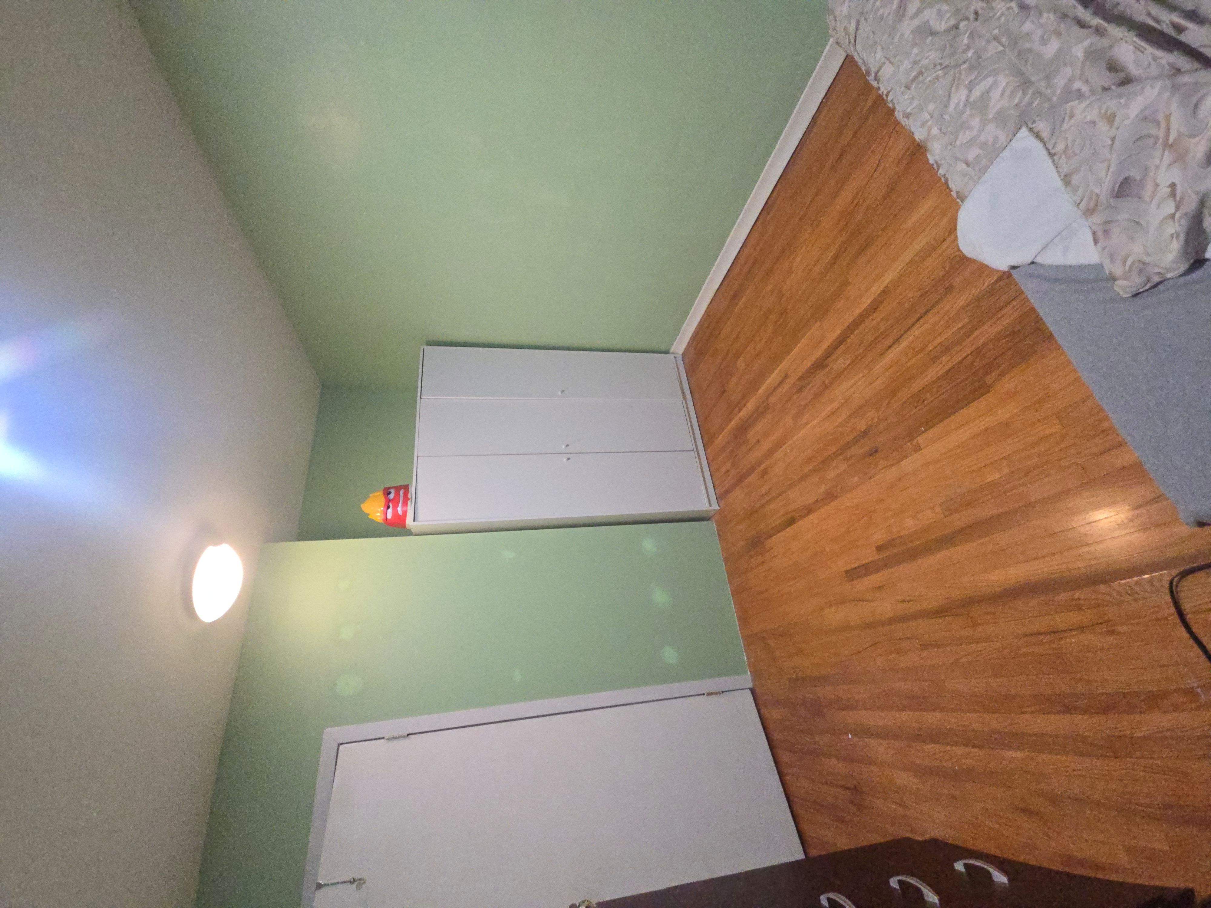 se renta habitacion zona de keele y sheppard