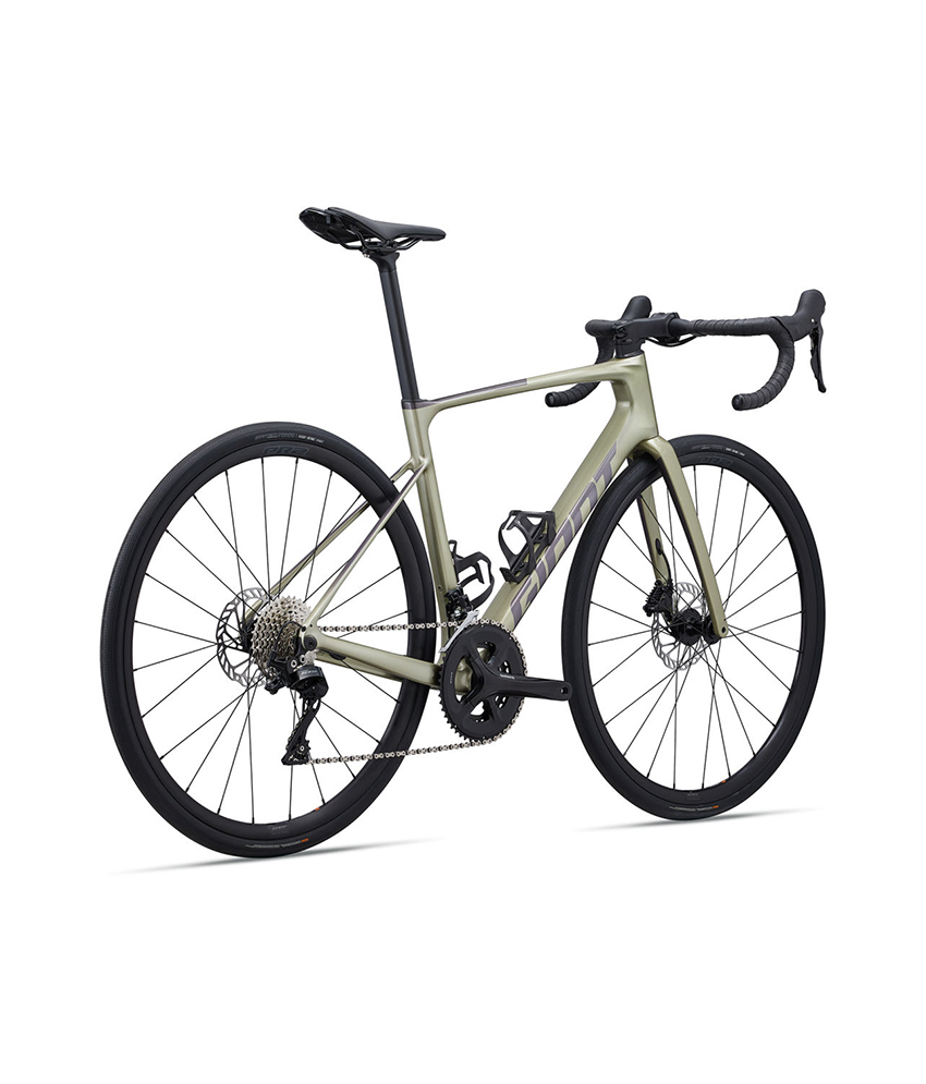 2024 Giant Defy Advanced 2 Road Bike (M3BIKESHOP)