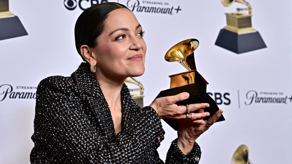 Hispanohablantes hacen historia en los Grammys 2026